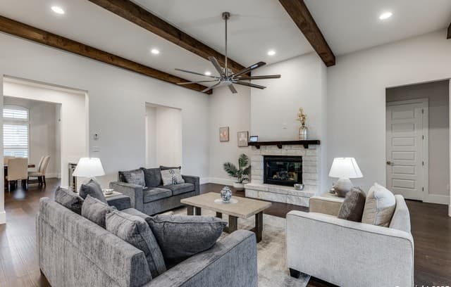 5-bedroom rental at 3826 Luz Del Faro in San Antonio, TX — photo 5