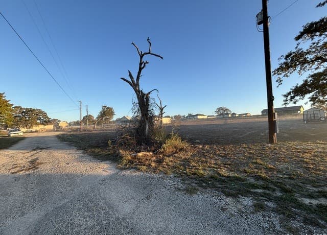 rental at 713 Sunrise Ln in La Vernia, TX — photo 4