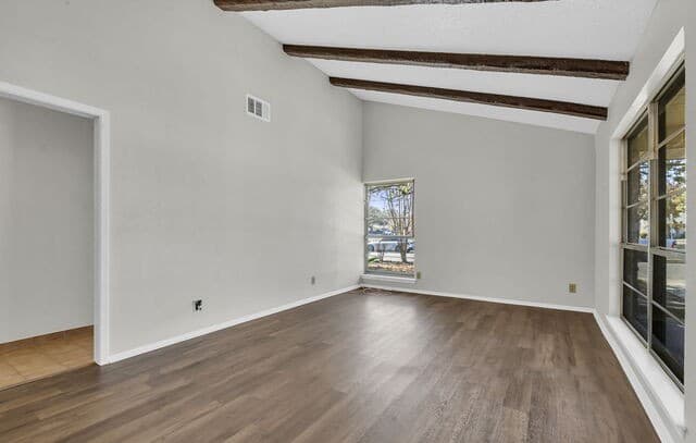 4-bedroom rental at 4938 Fairford in San Antonio, TX — photo 5