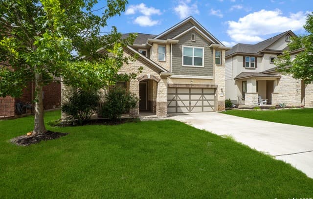 4-bedroom rental at 11312 Red Oak Turn in Helotes, TX — photo 3