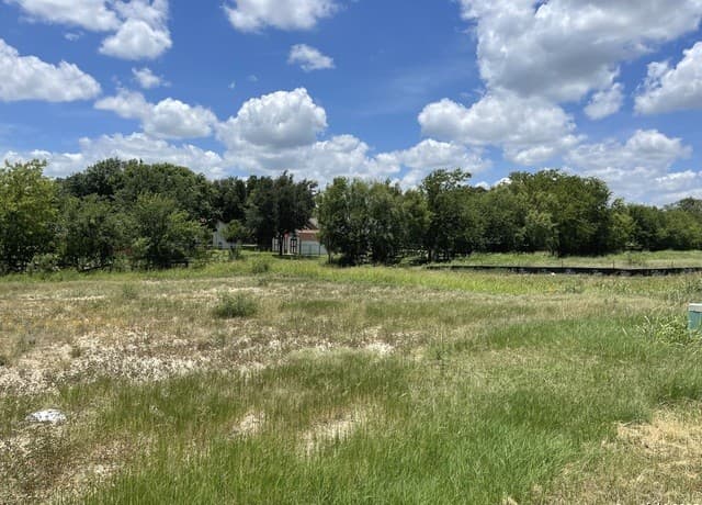 rental at 202 Allen Ave in Castroville, TX — photo 2