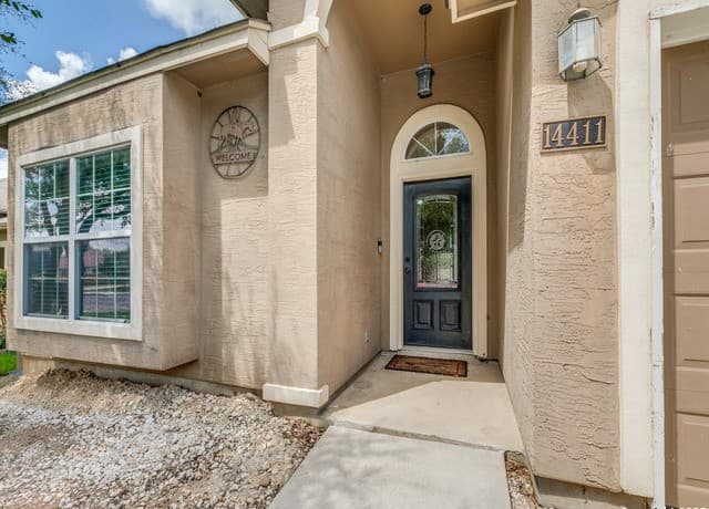 3-bedroom rental at 14411 Corral in Elmendorf, TX — photo 3