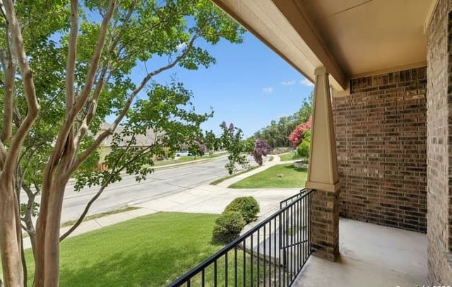 5-bedroom rental at 23567 Seven Winds in San Antonio, TX — photo 4