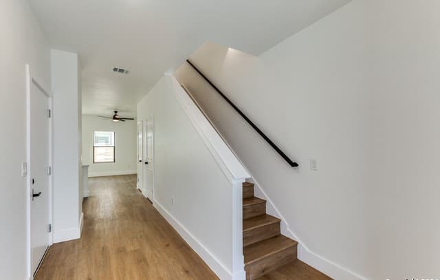 3-bedroom rental at 207 Gravel St Unit 101 in San Antonio, TX — photo 3