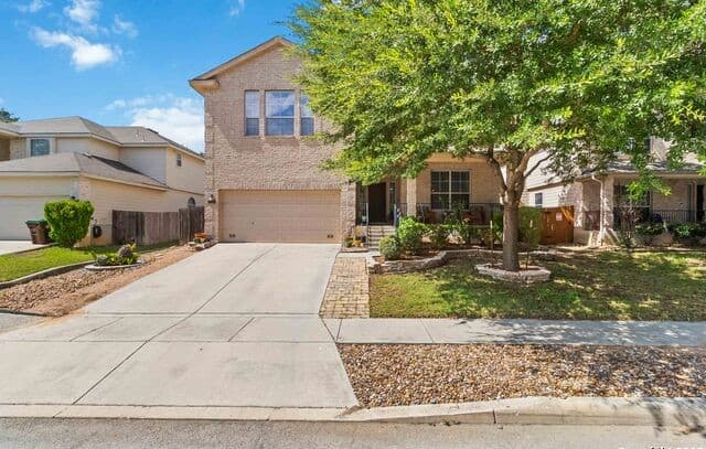 4-bedroom rental at 10523 Timber Country in San Antonio, TX — photo 2
