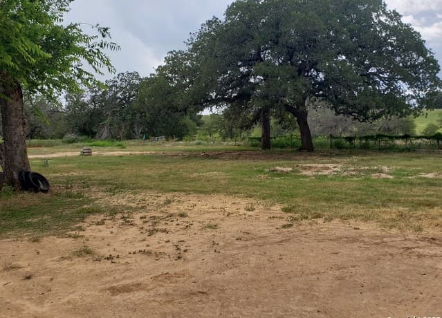 rental at 277 Nob in Floresville, TX — photo 1