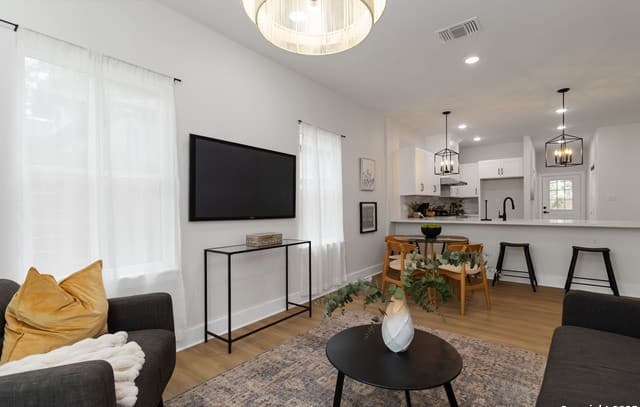 3-bedroom rental at 237 Carle Ave in San Antonio, TX — photo 5