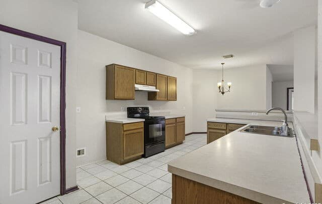 3-bedroom rental at 13218 Regency Forest in San Antonio, TX — photo 4