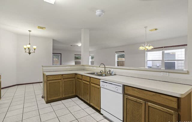 3-bedroom rental at 13218 Regency Forest in San Antonio, TX — photo 5