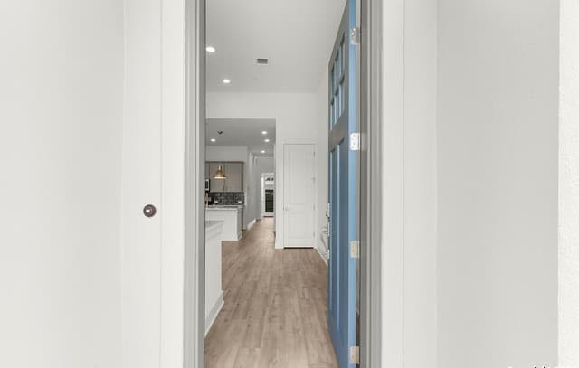 Home for sale at 10031 University Way Unit 8 in San Antonio, TX — photo 2