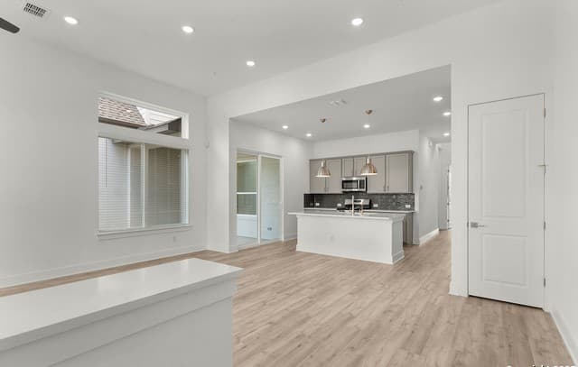 Home for sale at 10031 University Way Unit 8 in San Antonio, TX — photo 3