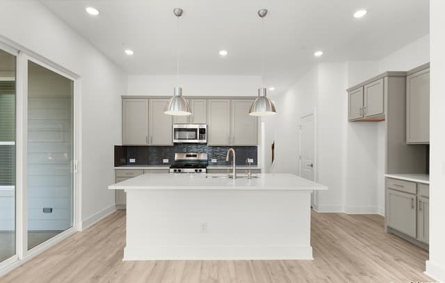 Home for sale at 10031 University Way Unit 8 in San Antonio, TX — photo 4