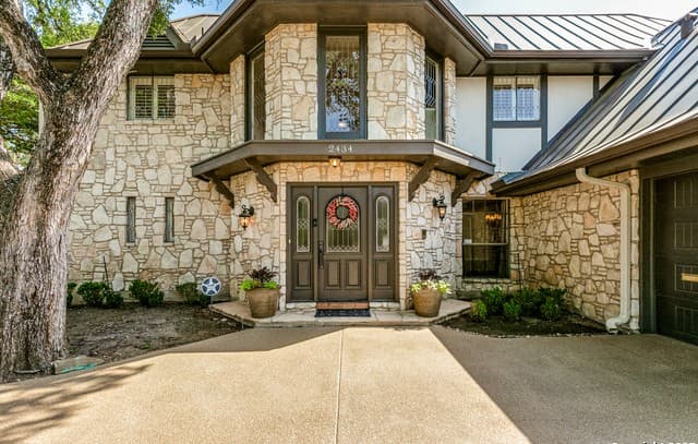 3-bedroom rental at 714 Blakeley in San Antonio, TX — photo 3