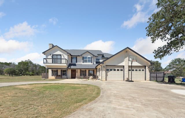 3-bedroom rental at 8579 Whartons dock in Bandera, TX — photo 1