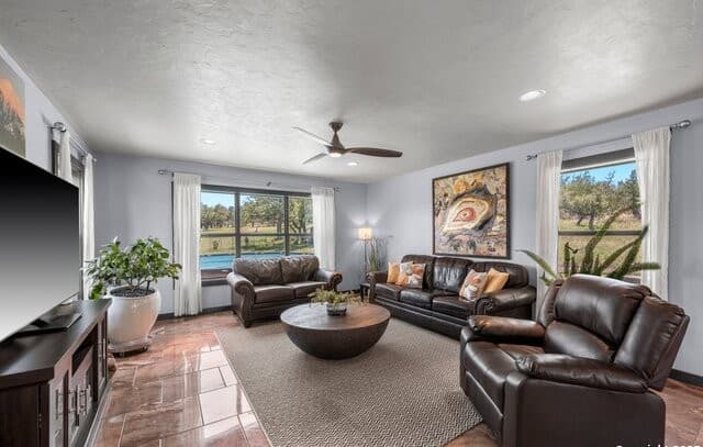 4-bedroom rental at 362 Oak Haven in Fredericksburg, TX — photo 2