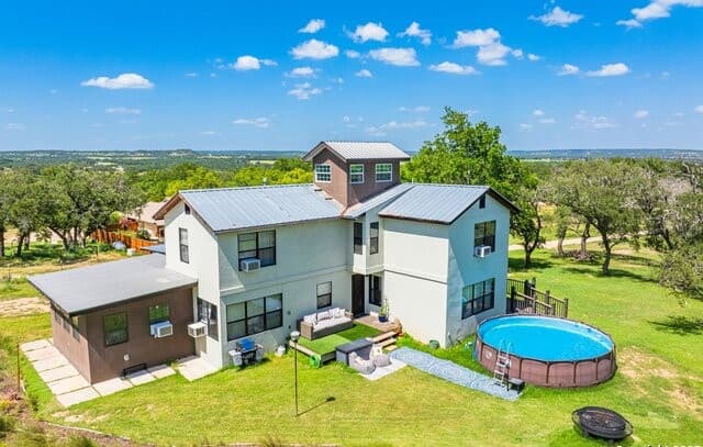 4-bedroom rental at 362 Oak Haven in Fredericksburg, TX — photo 4