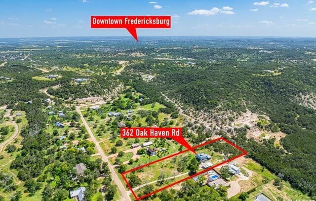 4-bedroom rental at 362 Oak Haven in Fredericksburg, TX — photo 5
