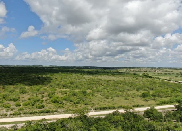 rental at TRACT 3 County Rd 207 in Hobson, TX — photo 4
