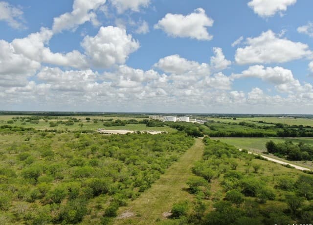 rental at TRACT 5 County Rd 208 in Hobson, TX — photo 1