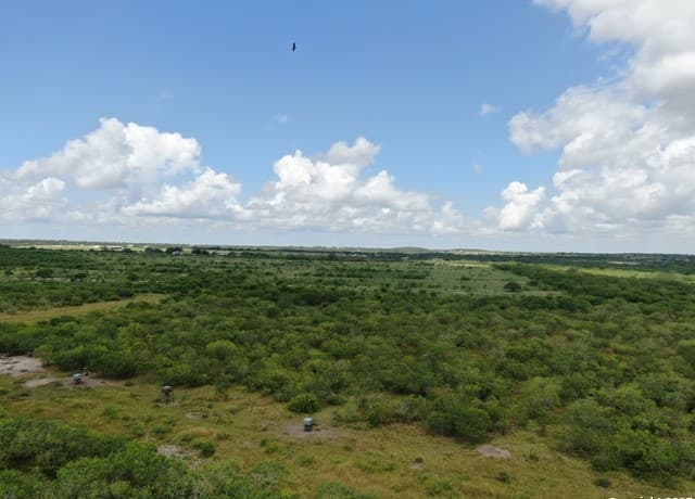 rental at TRACT 6 County Rd 208 in Hobson, TX — photo 2