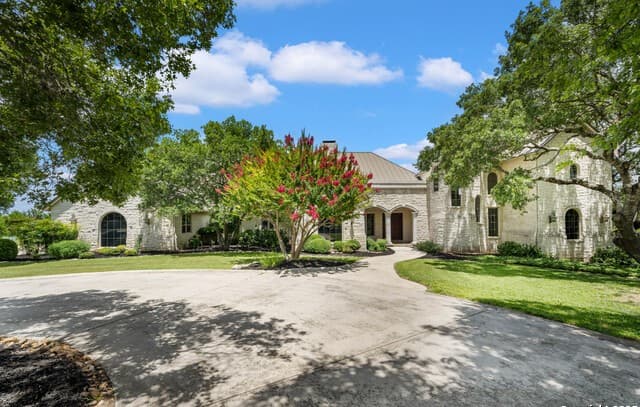 4-bedroom rental at 555 Cordillera Trace in Boerne, TX — photo 1