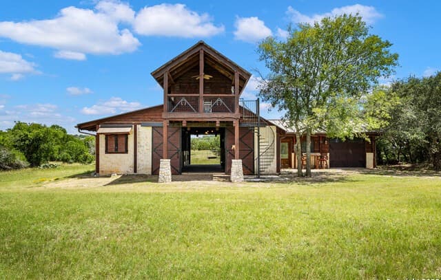 4-bedroom rental at 555 Cordillera Trace in Boerne, TX — photo 4