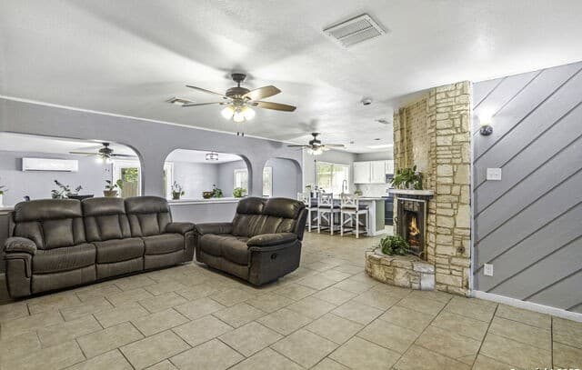 3-bedroom rental at 3702 Pipers Field in San Antonio, TX — photo 4