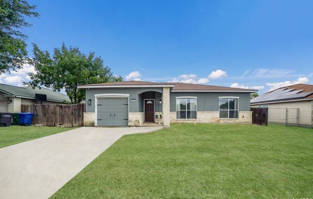 Home for sale at 422 Regal View Dr in San Antonio, TX — photo 1