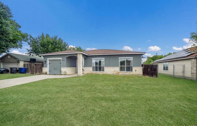 Home for sale at 422 Regal View Dr in San Antonio, TX — photo 3