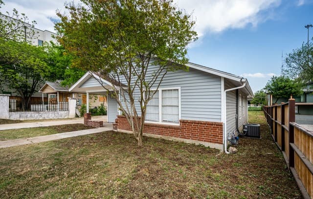 4-bedroom rental at 810 E Euclid Ave in San Antonio, TX — photo 2