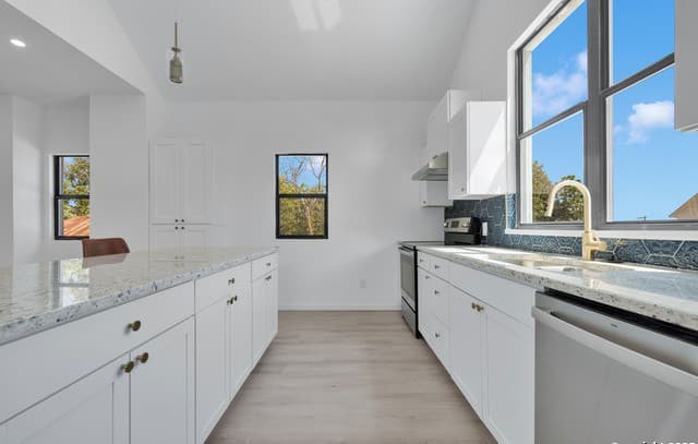 rental at 814 N Olive in San Antonio, TX — photo 5