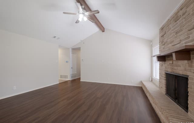 3-bedroom rental at 14304 Parkhurst in San Antonio, TX — photo 5