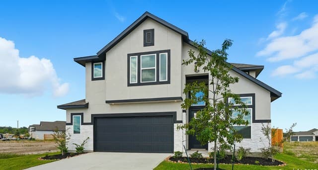 4-bedroom rental at 121 Cherrybark Oak in Castroville, TX — photo 3