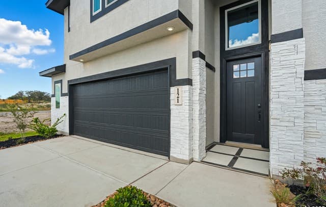 4-bedroom rental at 121 Cherrybark Oak in Castroville, TX — photo 5