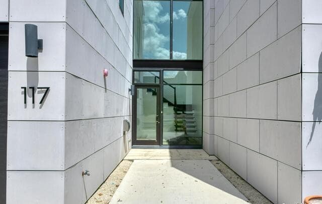 3-bedroom rental at 117 Marcia in Alamo Heights, TX — photo 2