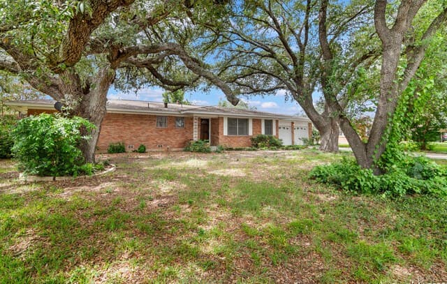3-bedroom rental at 4706 Debbie Drive in San Antonio, TX — photo 3