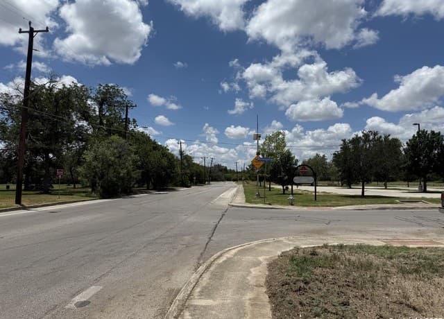 rental at 759 Morningview in San Antonio, TX — photo 4