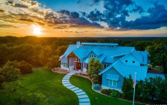 7-bedroom rental at 30 Verde Point in Boerne, TX — photo 1