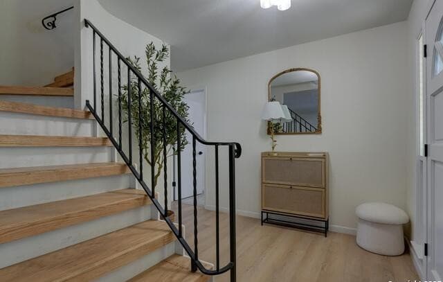 5-bedroom rental at 5018 Risada in San Antonio, TX — photo 4