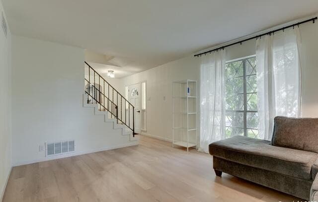 5-bedroom rental at 5018 Risada in San Antonio, TX — photo 5