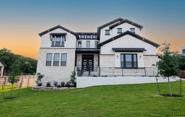 5-bedroom rental at 7302 Cresta Bulivar in San Antonio, TX — photo 1