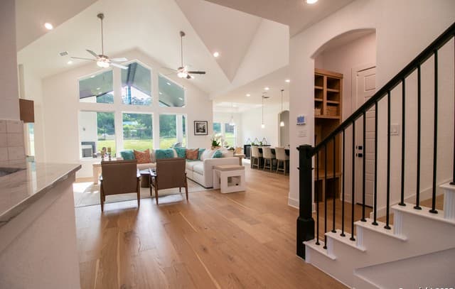 5-bedroom rental at 7302 Cresta Bulivar in San Antonio, TX — photo 4