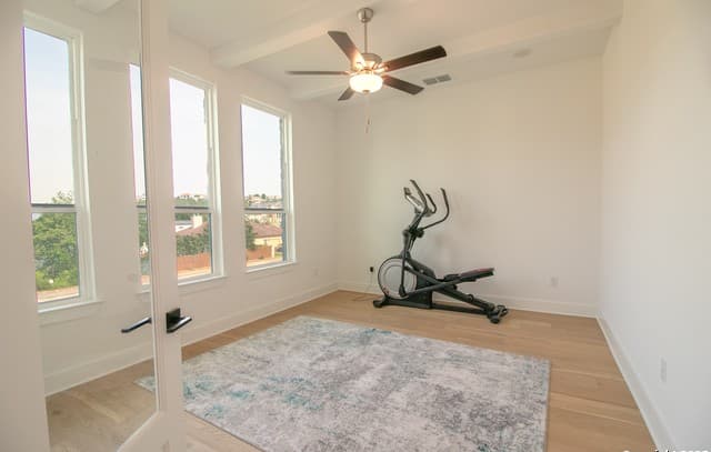 5-bedroom rental at 7302 Cresta Bulivar in San Antonio, TX — photo 5