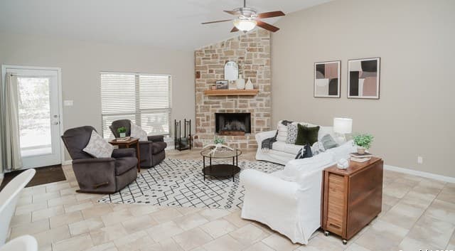 Home for sale at 205 Sendera Crossing (1.4 Acres) in La Vernia, TX — photo 2