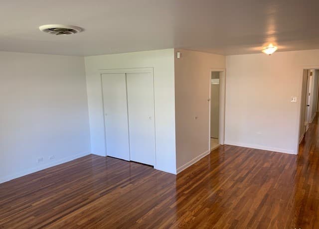 2-bedroom rental at 222 E Lullwood Ave #220 Unit 220 in San Antonio, TX — photo 4