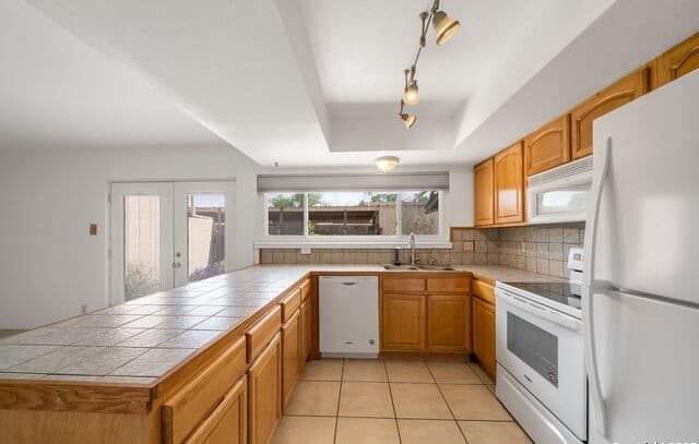 3-bedroom rental at 6659 Crown Ridge Unit 6659 in San Antonio, TX — photo 5