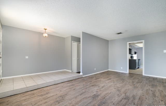 3-bedroom rental at 7414 Elderberry in San Antonio, TX — photo 2