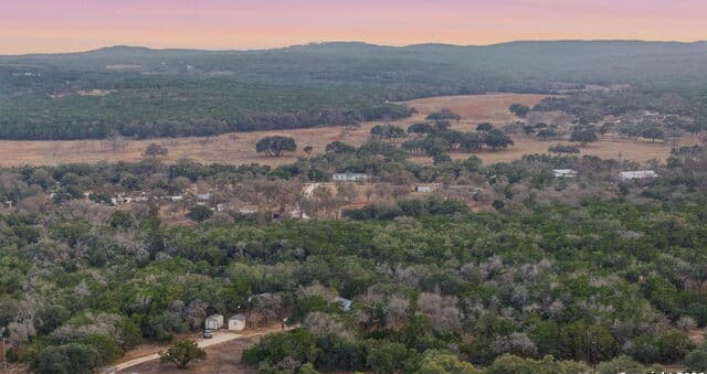 1-bedroom rental at 1060 Forest View Dr in Blanco, TX — photo 5