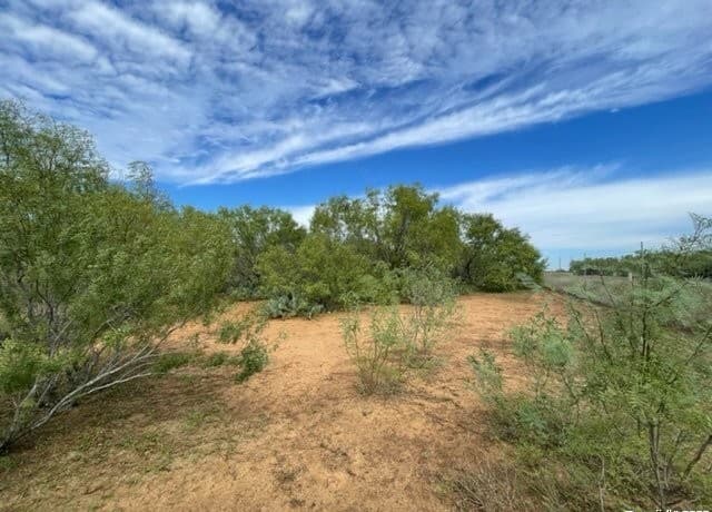 rental at 23 Windmill Ranchettes CR 329 in Jourdanton, TX — photo 3