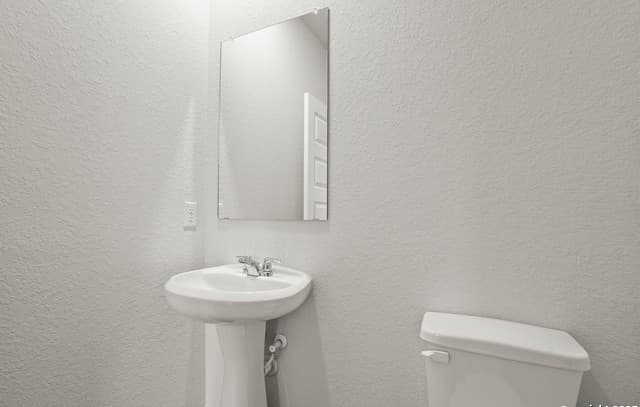 3-bedroom rental at 9307 Graze Land Drive in San Antonio, TX — photo 3